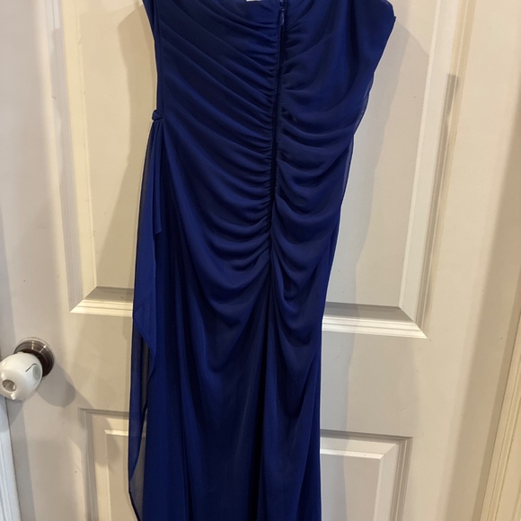 One shoulder rouched gown with embellished strap - Picture 3 of 3